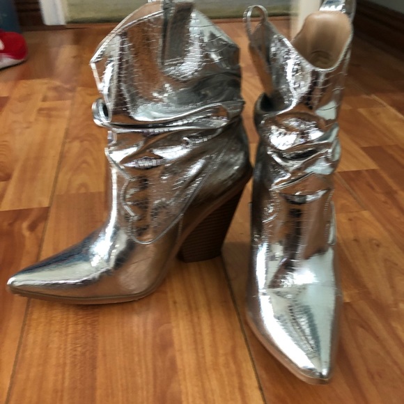 cape robbin silver boots
